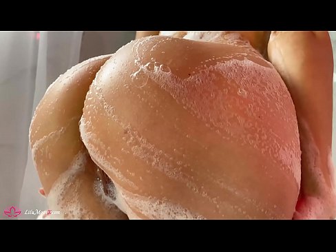 ❤️ Brunette pussy bibragailuarekin masturbatzen du dutxan orgasmo bizia lortzeko ❤ Kalitatezko sexua gugan ❤
