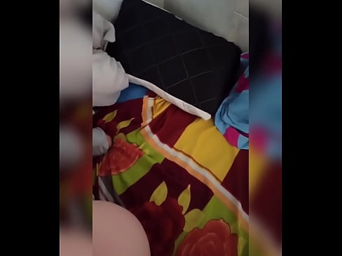 ❤️ Nire gelakidea etxean bakarrik geratzen da, bere senarra oporretara joaten delako eta nik izorratzeko eta ipurdia esnez betetzeko aprobetxatzen dut ❤ Kalitatezko sexua gugan ❤